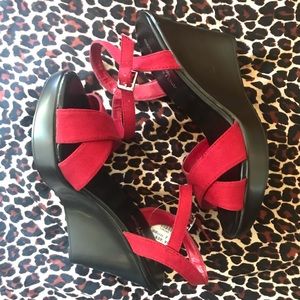 Montego Bay black and red wedges